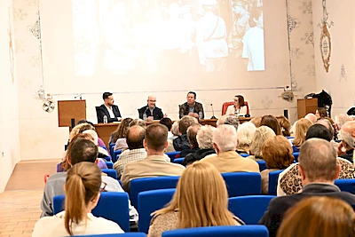 Jesús Morata Moya presenta en Mula su obra de cinco relatos en homenaje a Miguel Hernández