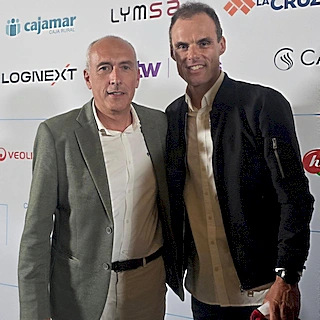 Mula acoge el paso de la I Ruta Ciclista Camino de la Cruz de Caravaca con el respaldo de su Concejal de Deportes.