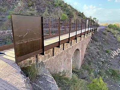 Mula entre los senderos Azules tras sumar seis nuevos municipios 2026.