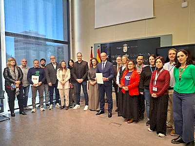 La Consejería de Educación y los sindicatos aprueban por unanimidad un acuerdo histórico para los docentes interinos de la Región de Murcia.