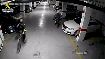 Tres detenidos, entre ellos un menor, por 70 robos en garajes y trasteros de Mula