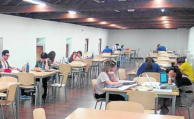 La sala de estudio municipal amplía su capacidad con 80 nuevas plazas