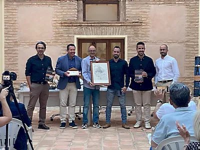Mula inaugura la exposición del centenario de Imprenta Victoria y presenta el libro de Juan Fernández del Toro