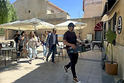 El Ayuntamiento de Mula y FRUCIMU acercan la fruta local a los comercios del municipio