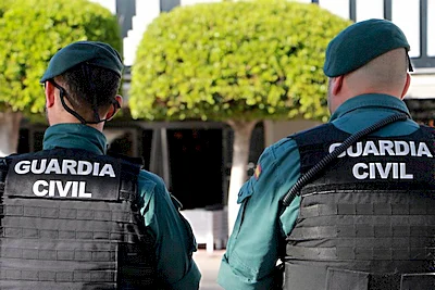 Herido un agente de la Guardia Civil al recibir disparos en un registro en Campos del Río