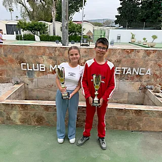 Diego Gil y Gisela, campeones del Torneo de Petanca de las Jornadas Deportivas de San Isidro