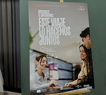 El Ayuntamiento de Mula asiste a la presentación de la campaña regional “Este viaje lo hacemos juntos”