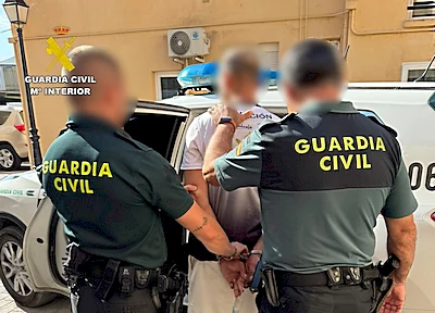 La Guardia Civil detiene en la comarca del Río Mula a un vecino de Campos del Río por robo de vehículo, detención ilegal y exhibicionismo ante una menor